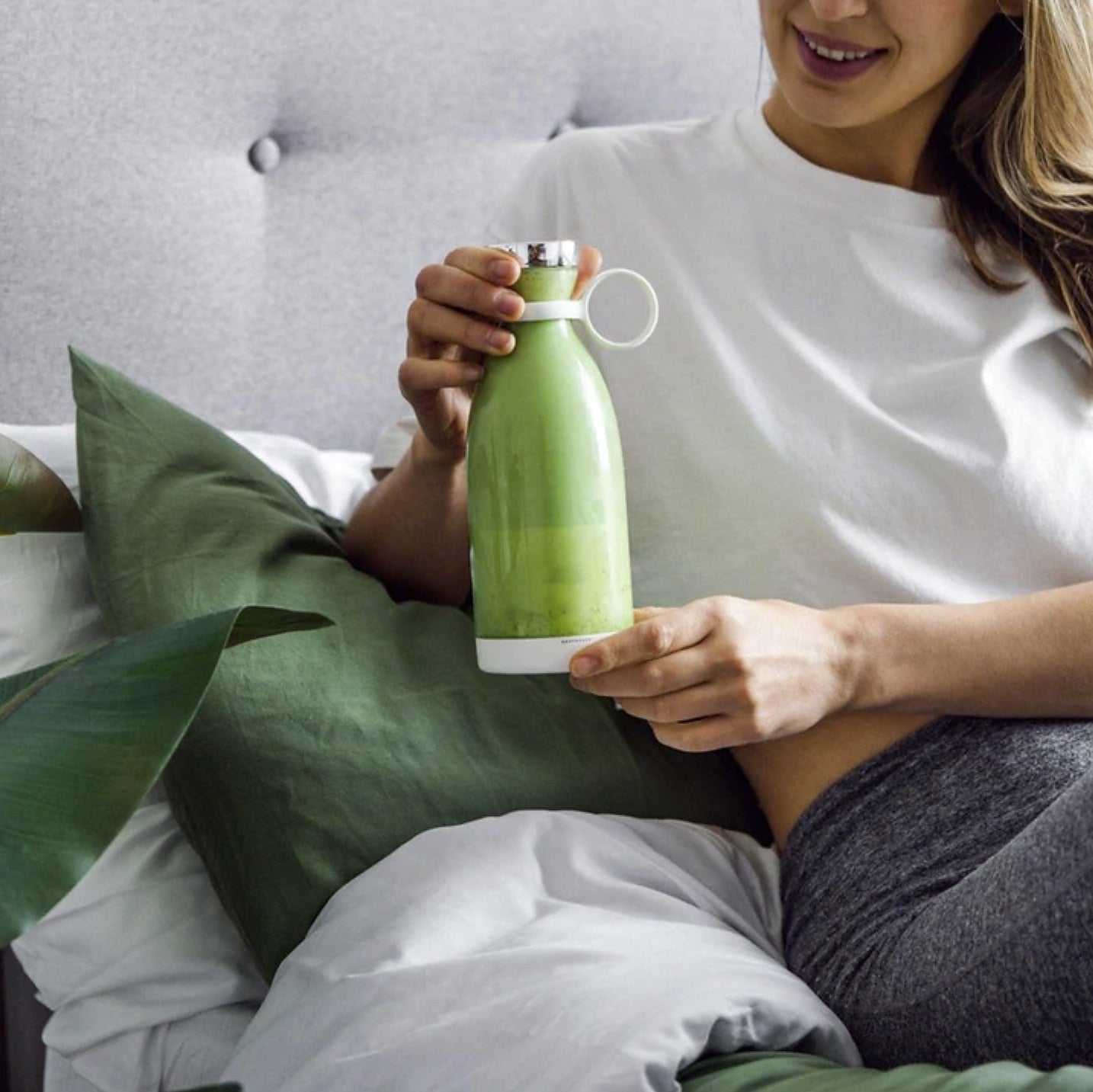 TrueAura™ Blender Bottle